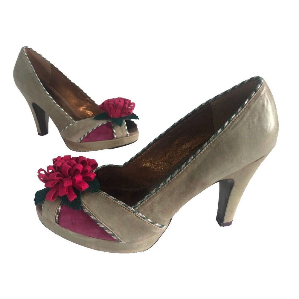 Poetic Licence London 9.5 Heels Pop Star Sandstone Flowers Novelty  [MSRP $128]